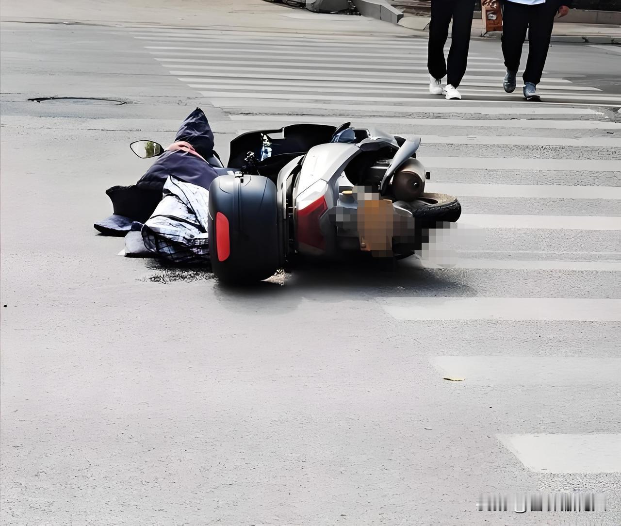 今天的亲身经历，遇到车辆碰撞不要慌，不要先拍照发朋友圈，这样做让你避免很多麻烦事