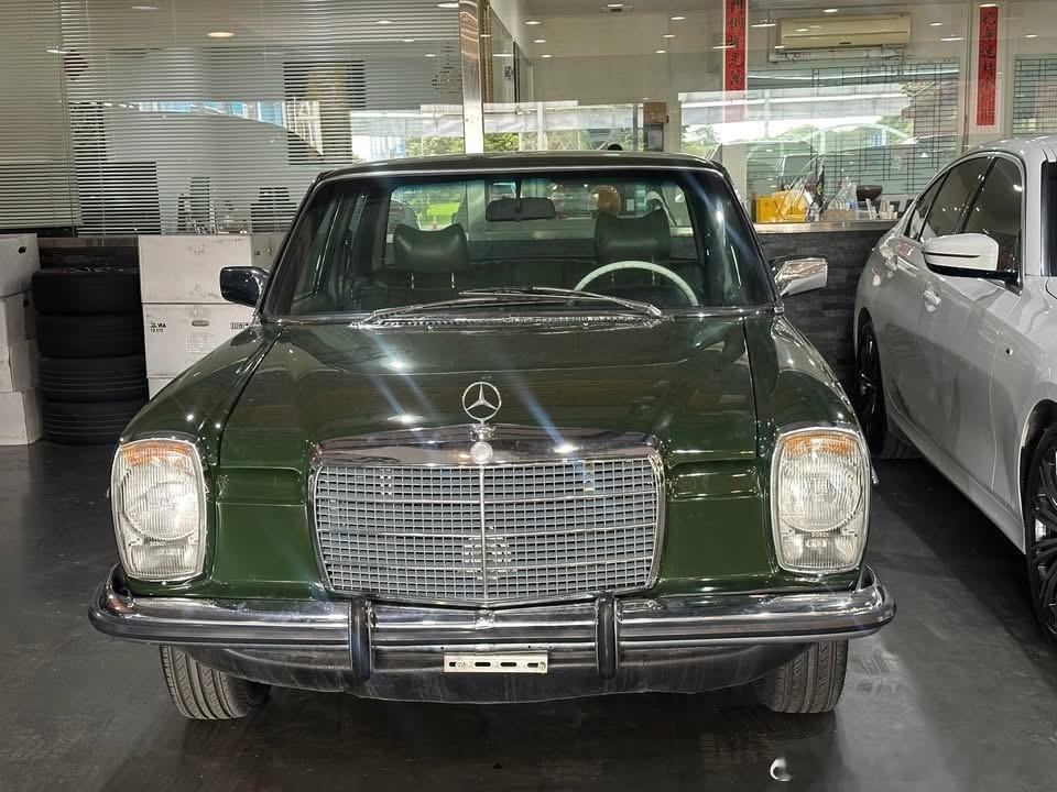 台湾老车🇩🇪Benz W114 230 ​​​