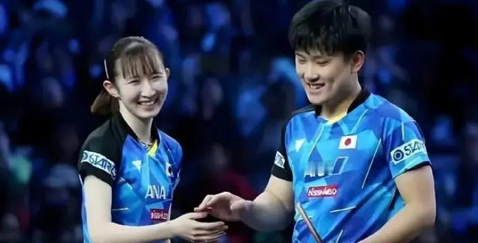 团体赛就是不一样，早田希娜与张本兄妹冰释前嫌～

今天日本队对阵克罗地亚，早田希