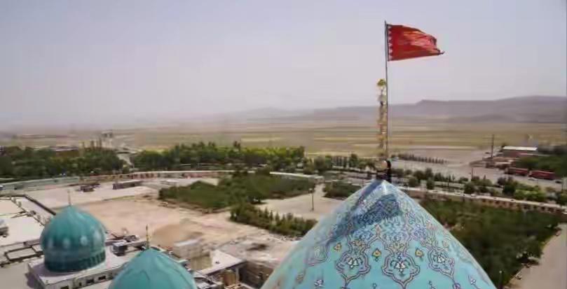 伊朗这次直接把象征复仇的“血旗”升起来了，摆明就是告诉所有人：这场仇我们一定会报