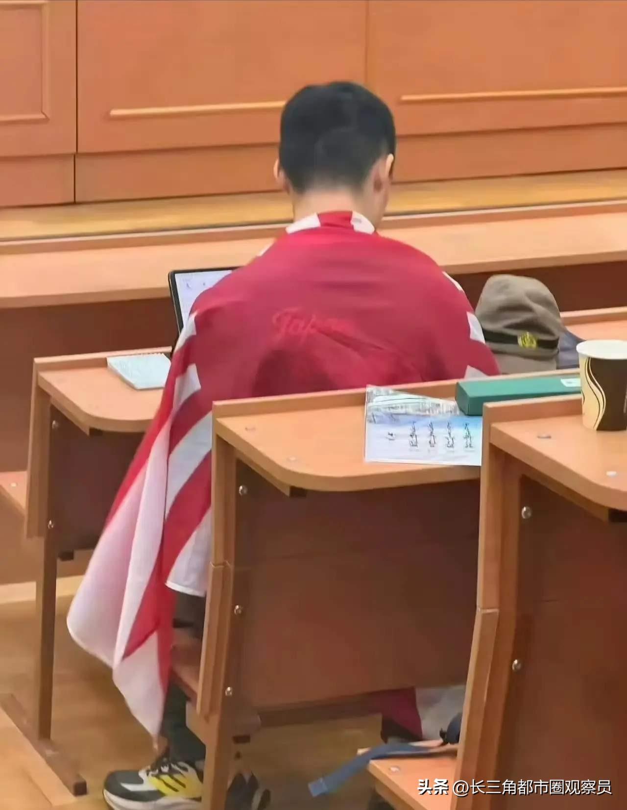 南京陈宇昕事件，说明董明珠的话含金量还在不断上升！
一个在南京出生的历史专业留学