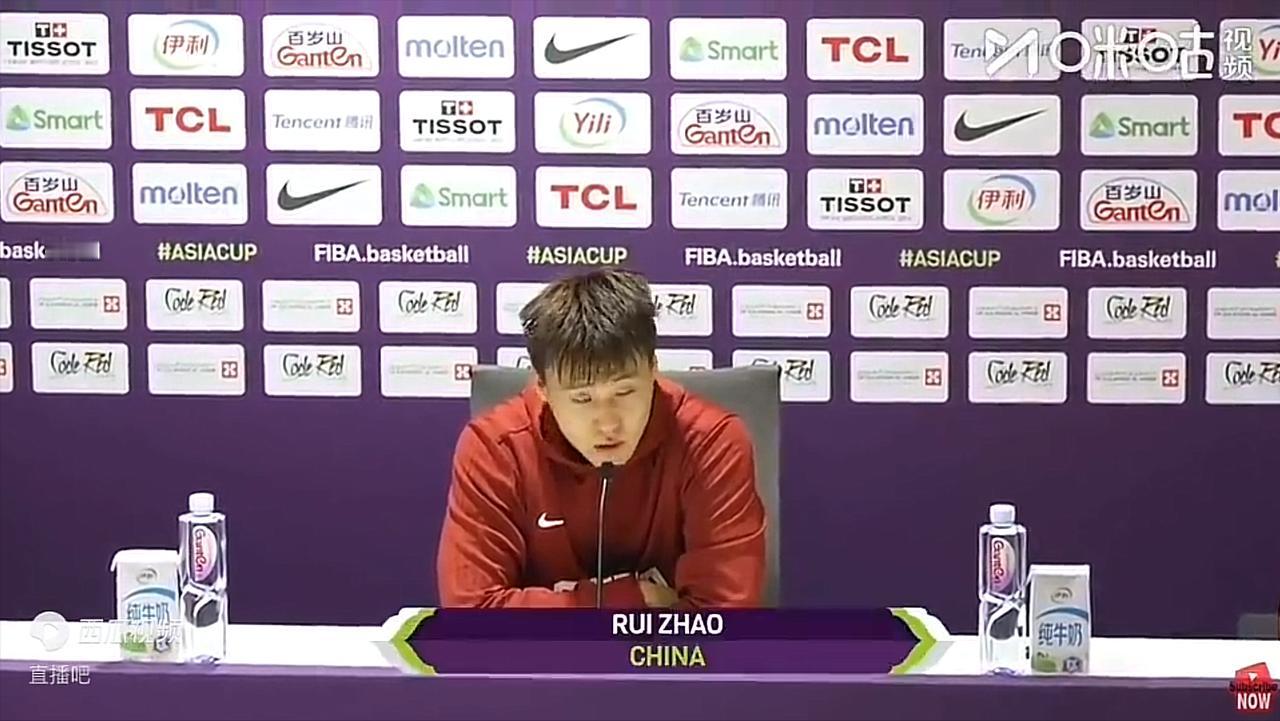 赵睿赛后哽咽：不知道还能为国效力几场？

男篮赢下韩国队后，队长赵睿在赛后发布会