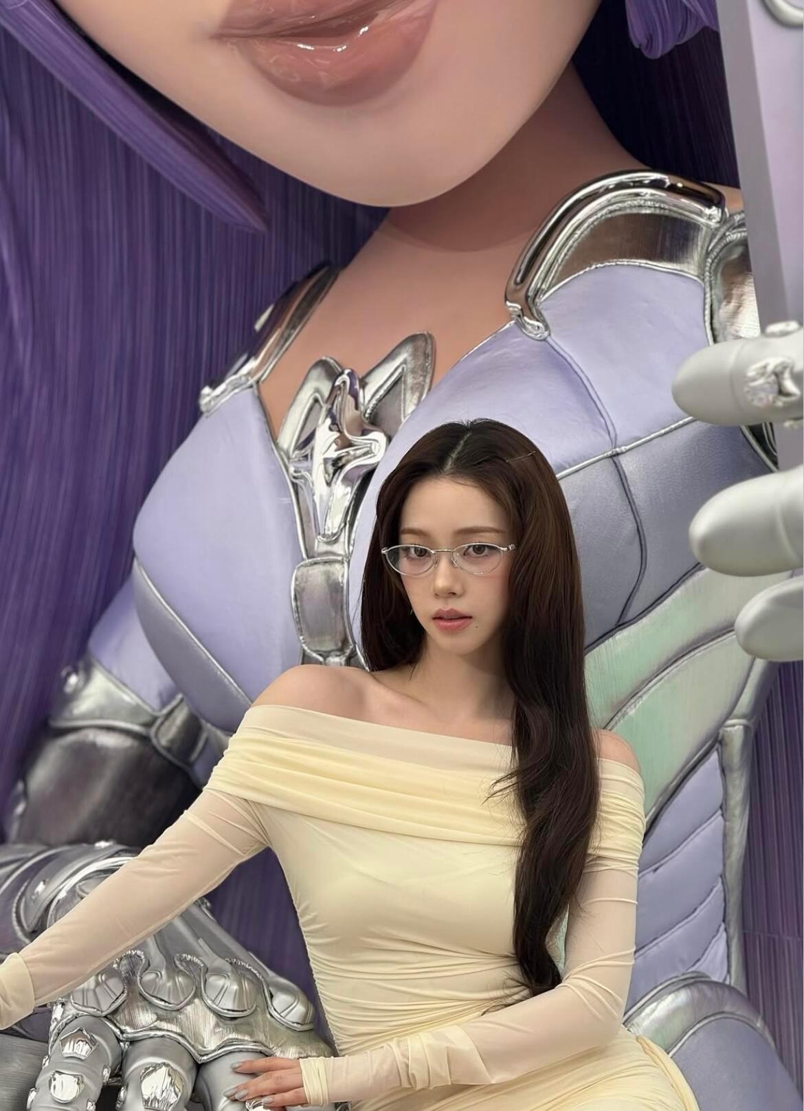 柳智敏ins更新💜🤍0628柳智敏上海 ​​​