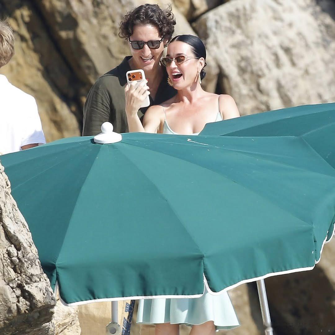 Katy Perry和Justin Trudeau被发现在法国游船约会