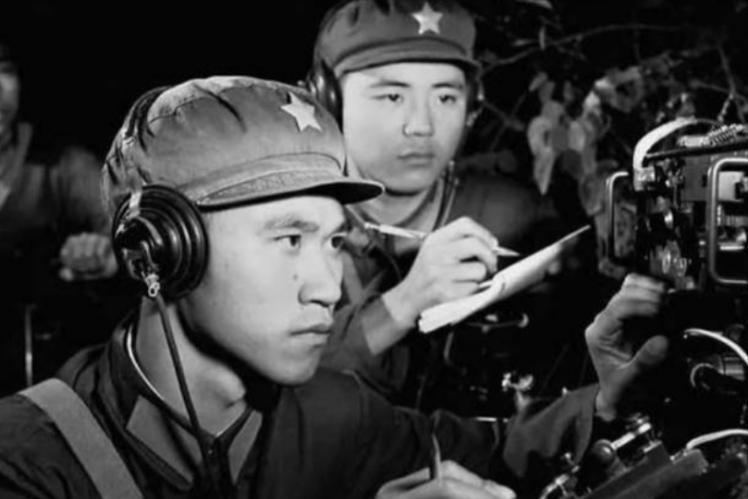 1937年，上海一名地下工作者准备结婚，却向组织提出了两个让人意外的条件：妻子最