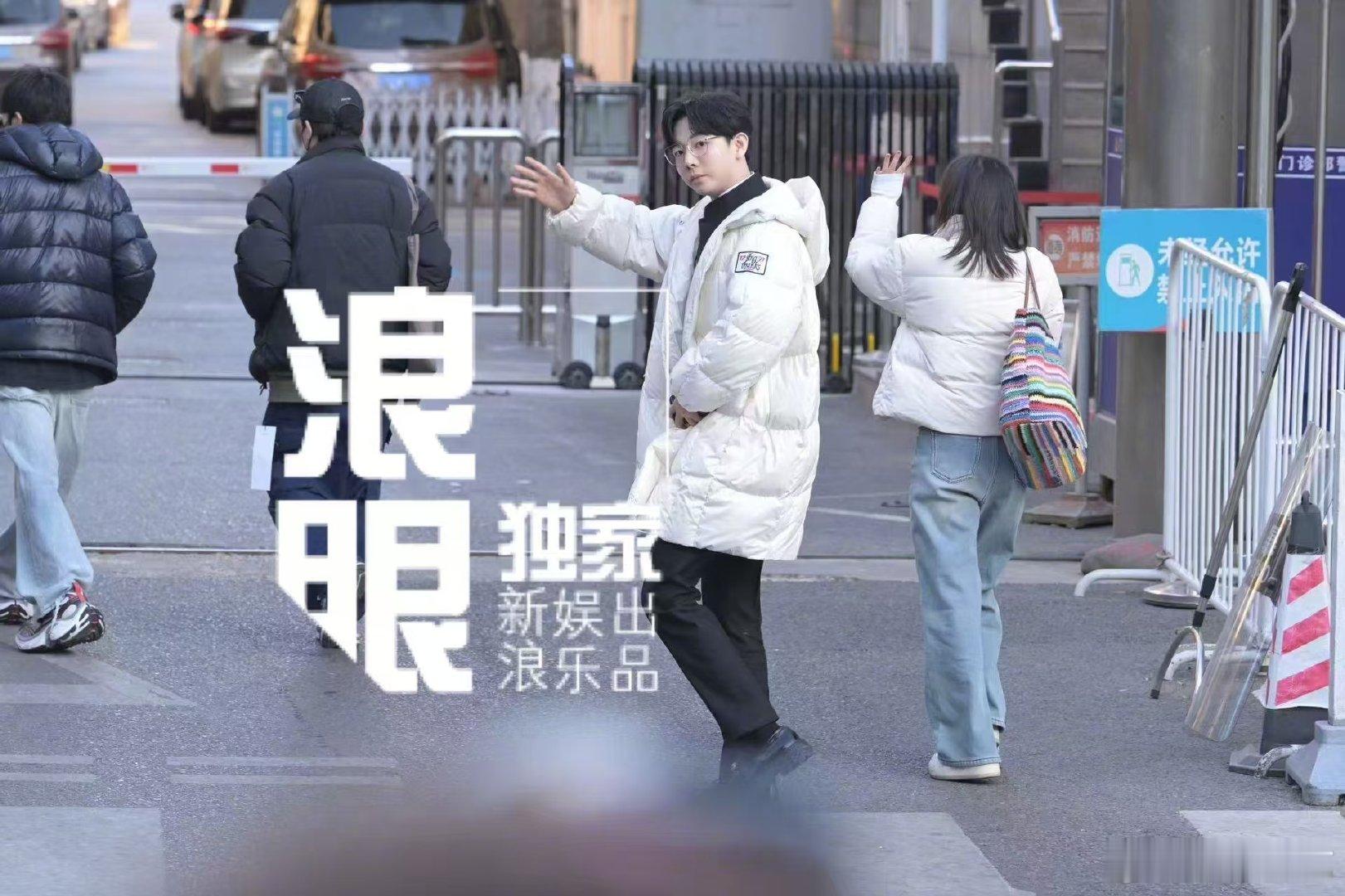 胡夏央视春晚第二次联排  每一次胡夏的歌声都让人感受到无限的温情，期待他在春晚的