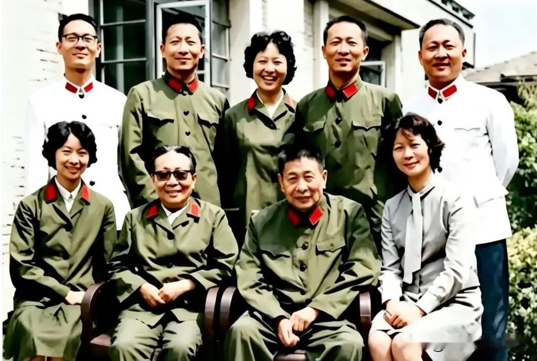 他是开国上将，是没有参加长征的9位开国上将之一，坚持留守南方三年游击战争。次子深