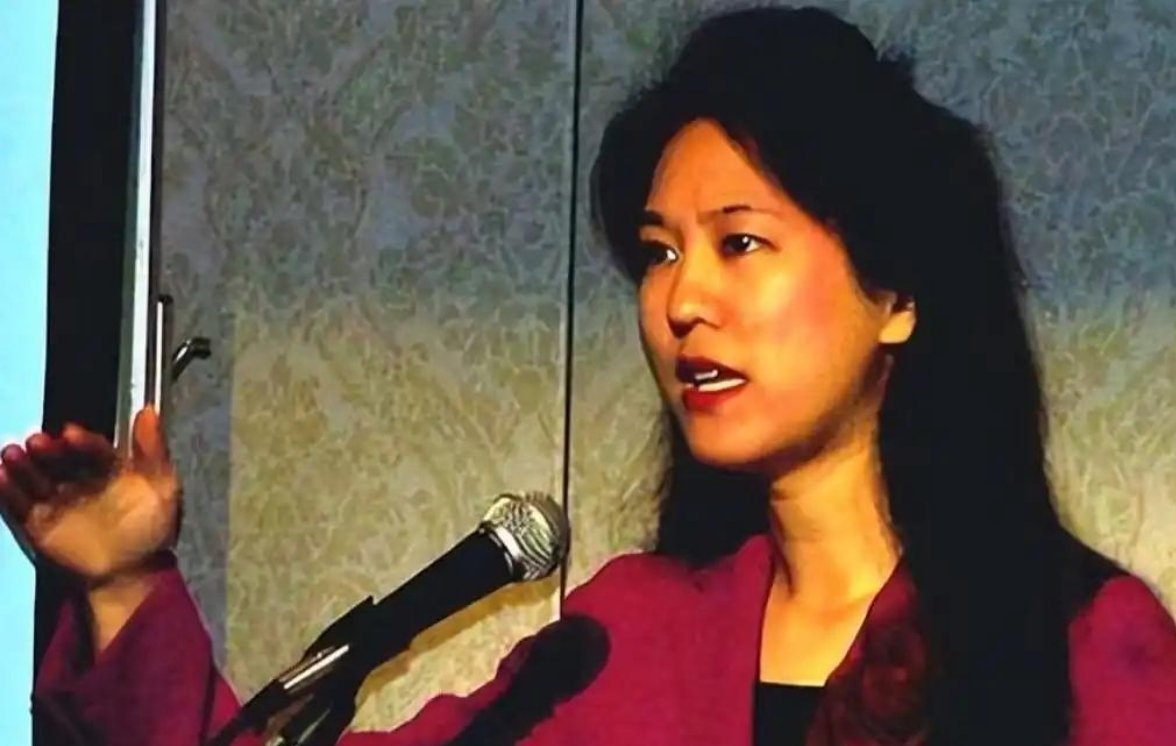 南京照相馆火热，让我想起了她她用笔揭露日本暴行，让全世界知道南京大屠杀 ​​​