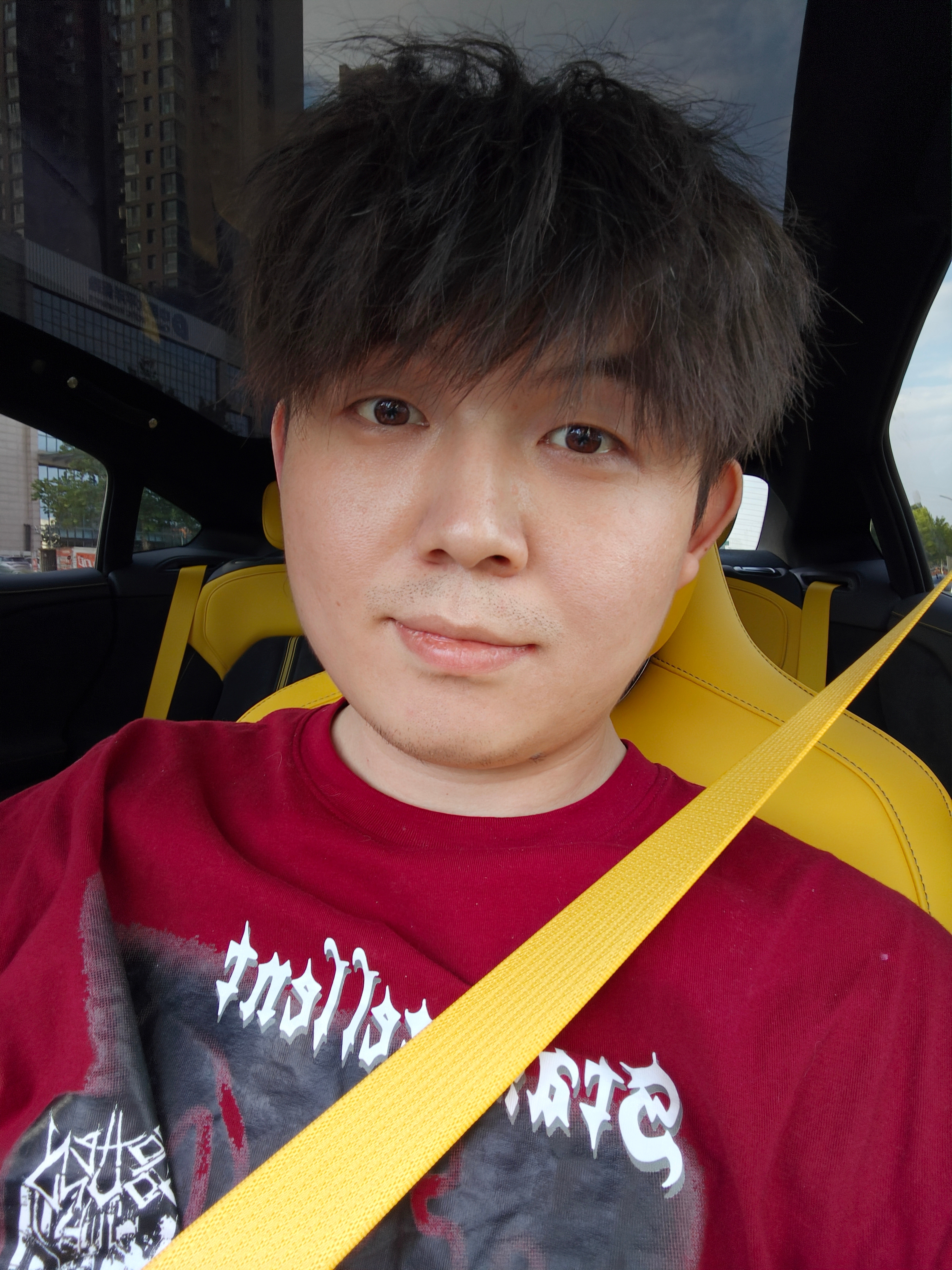 其实坐副驾驶也挺好，我也能搞搞自拍 我一点也不想开[悲伤][悲伤][悲伤] ​​