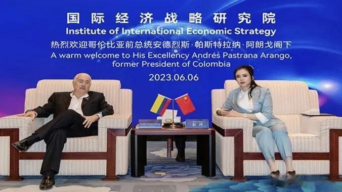 彭丹的华丽转身和成就确实令人瞩目。他从一个默默无名的三四线演员，通过不懈的努力和