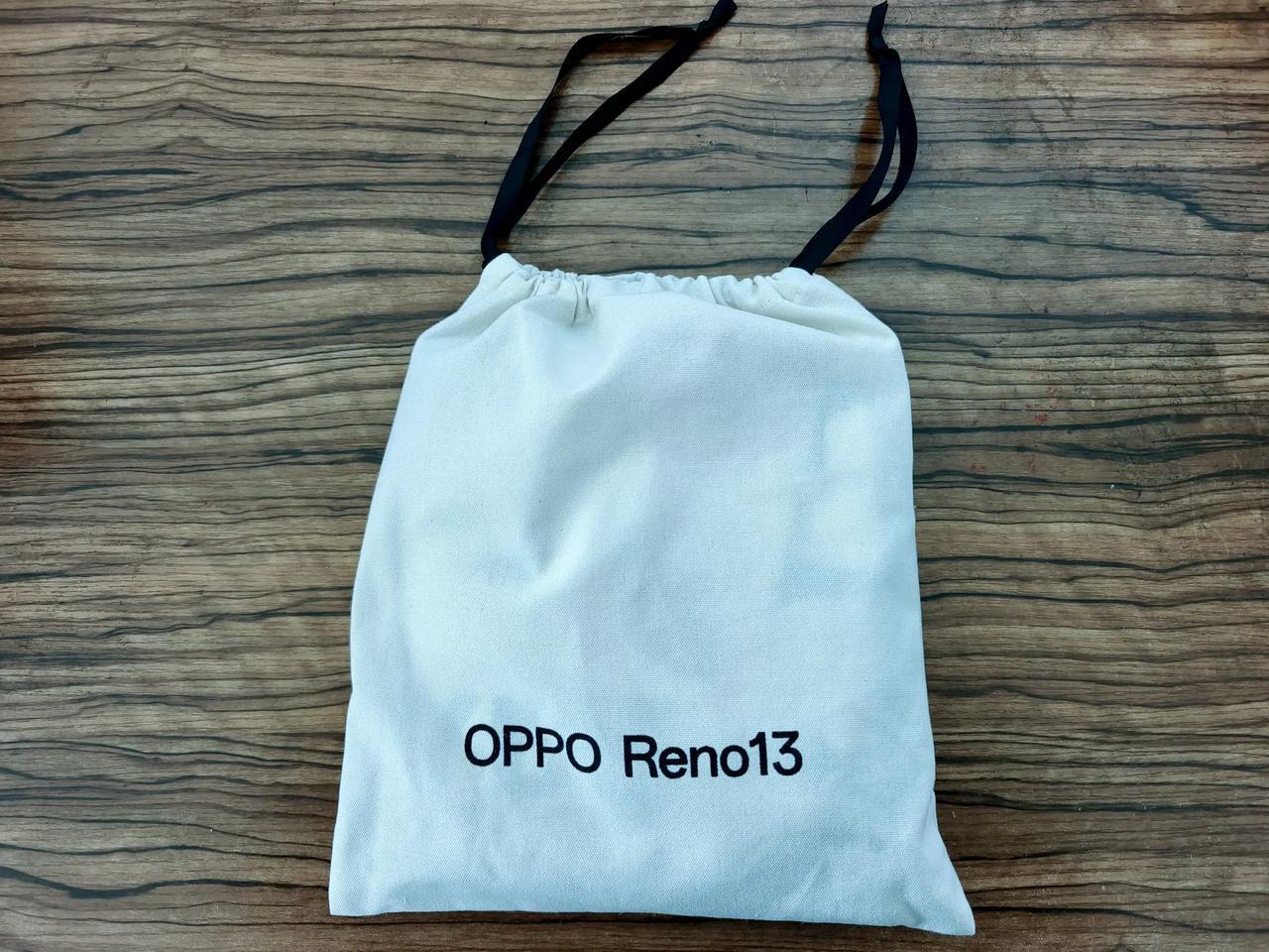 OPPO Reno13系列发布会邀请函也太有心了吧，卡片、手办、文创包一应俱全，