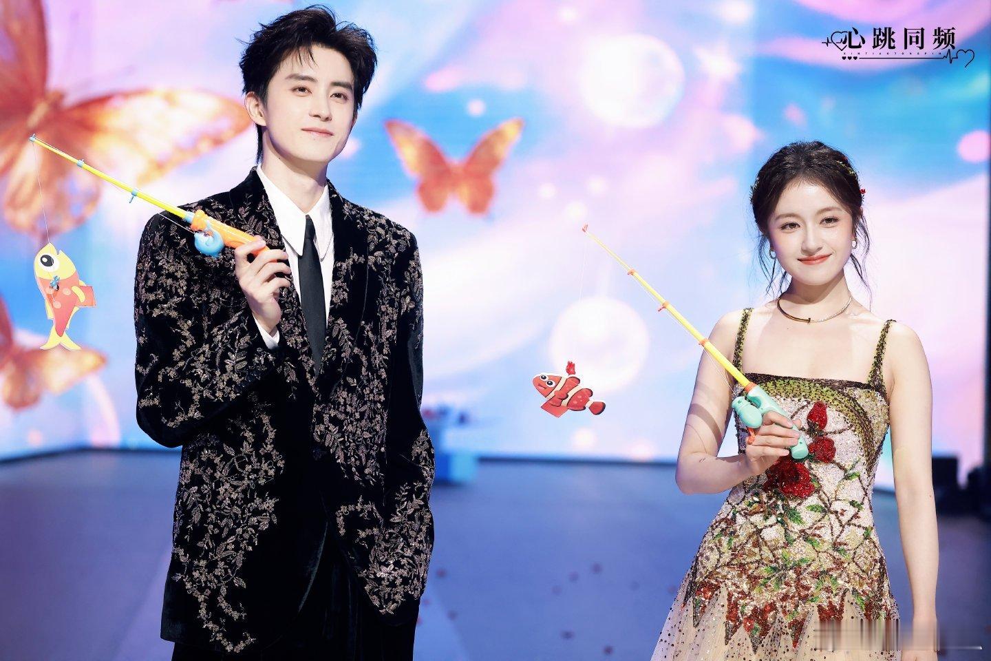 敖瑞鹏李兰迪是来公费蹦迪的吧破万男主敖瑞鹏带来燕迟人物曲《此爱》敖瑞鹏唱的真好听