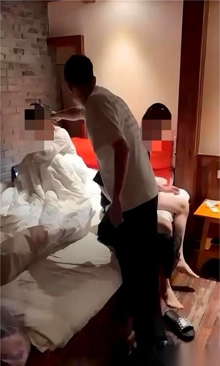 女人从三楼阳台跳下去，摔成十级伤残，反手就把捉奸的丈夫告了，索赔39万。
这事儿