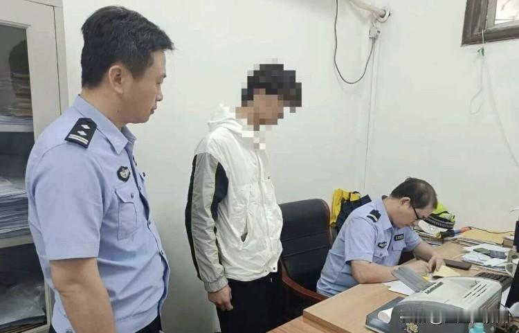 是不是很多人好奇，
为什么感觉，
最近济宁的街头肃静了很多，
今天我告诉大家原因