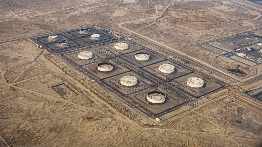 科威特刚刚削减了石油产量。

并非因为伊朗轰炸了科威特的任何一口油井。并非因为制