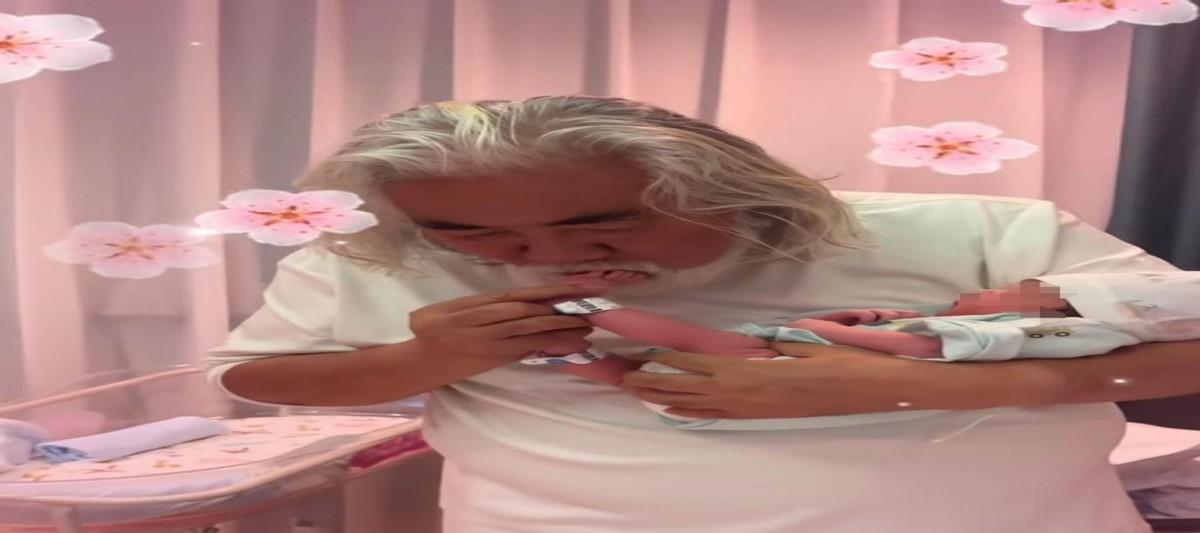张纪中这老头子终于升级做爸爸啦！73岁高龄，43岁娇妻产下小王子，一家六口团圆，