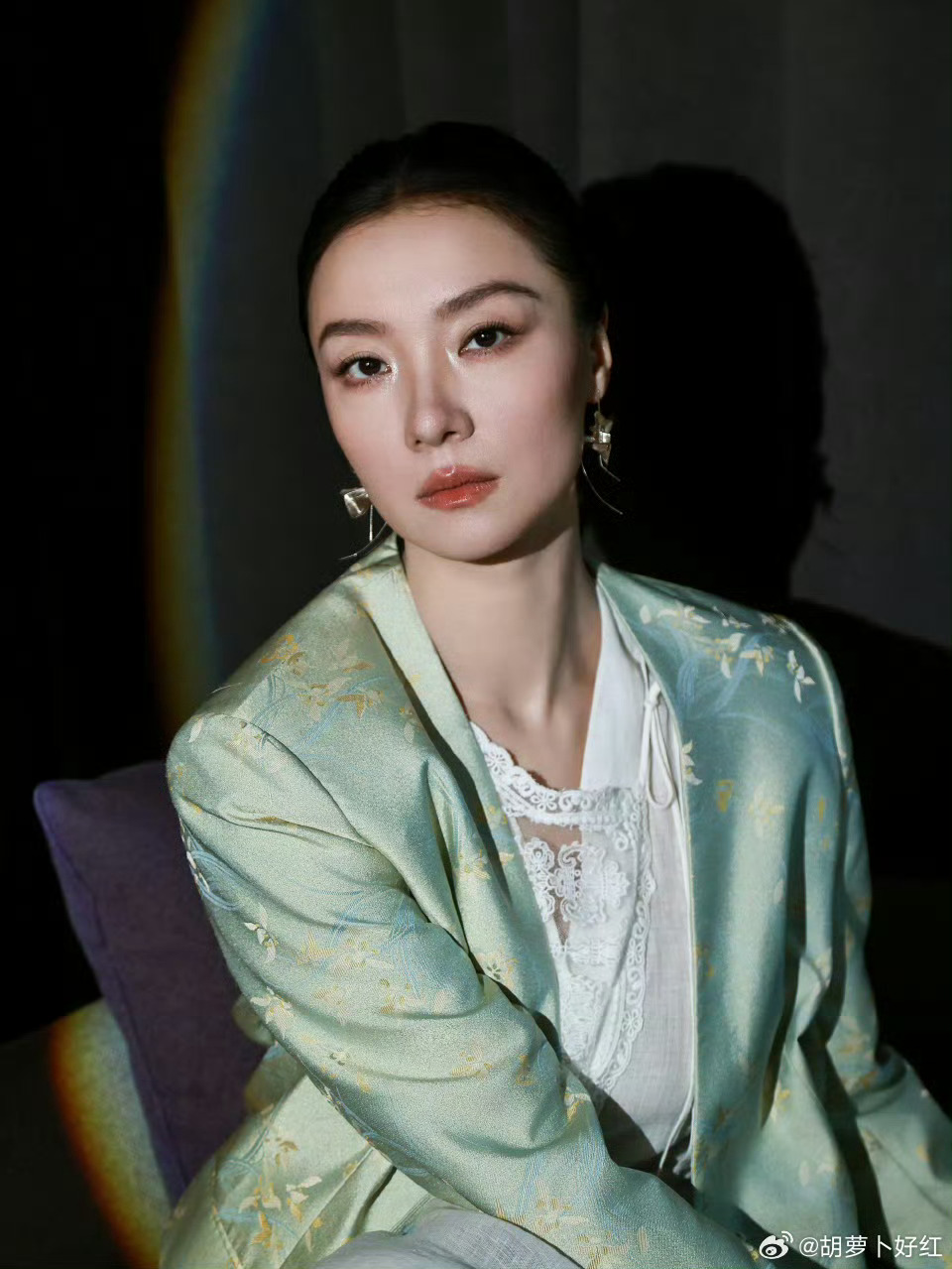 齐溪是谭维维迷妹吧齐溪气场腿长都一米八谁被齐溪帮谭维维宣传演唱会戳到回忆杀！从谭