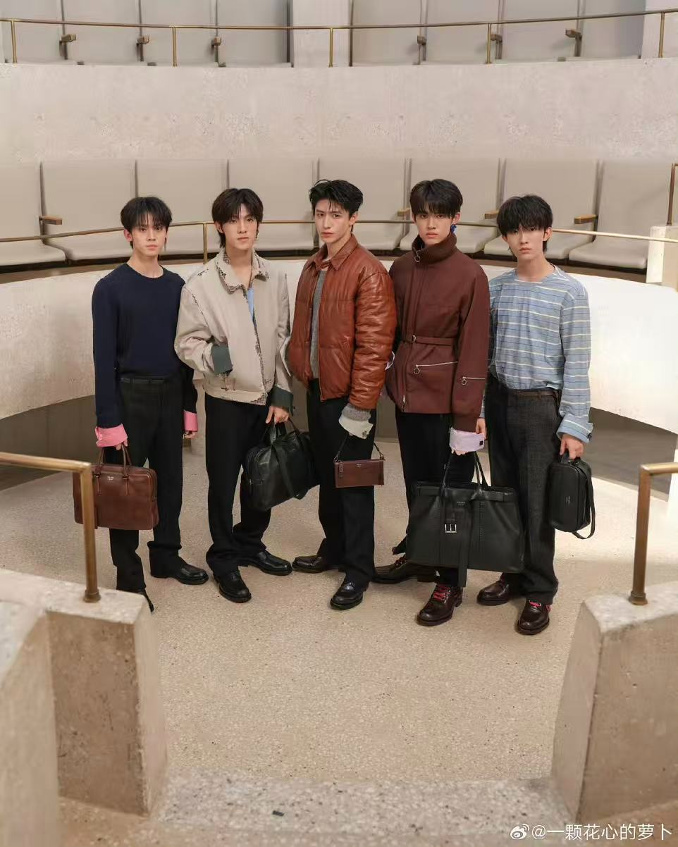 top登陆少年prada七夕广告图top登陆少年prada七夕海报 很有质感的海