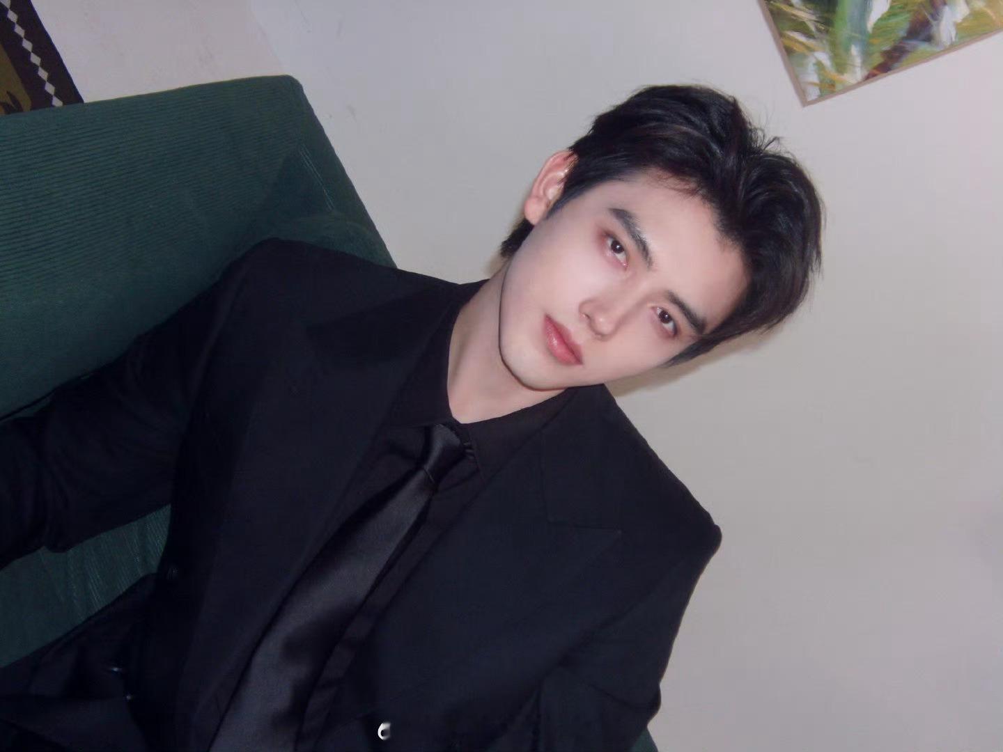 妈生脸的权威，阿瑟的脸真黑不了工作室太聪明了，发陈飞宇帅脸肯定看剧啊晚上都来看《