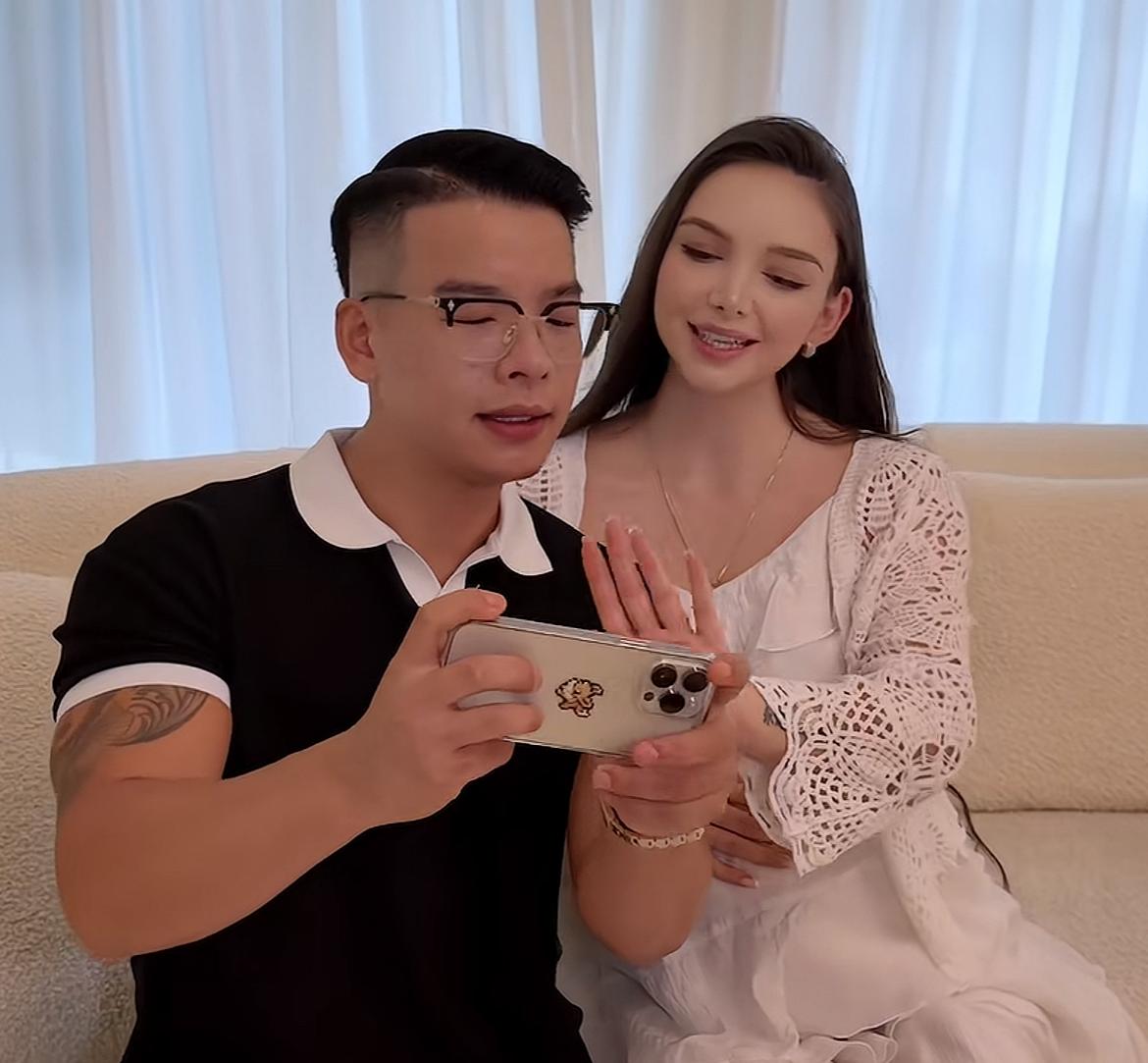 三胎又是儿子！
网红凯诺直播间中官宣三胎喜讯，一脸的不悦，不过以他的财力别说三个