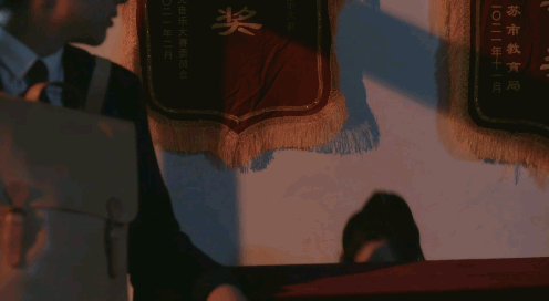 张沐兮追星全靠魏哲鸣宠 看了这一回《你是迟来的欢喜》张沐兮追星全靠魏哲鸣宠，兄妹