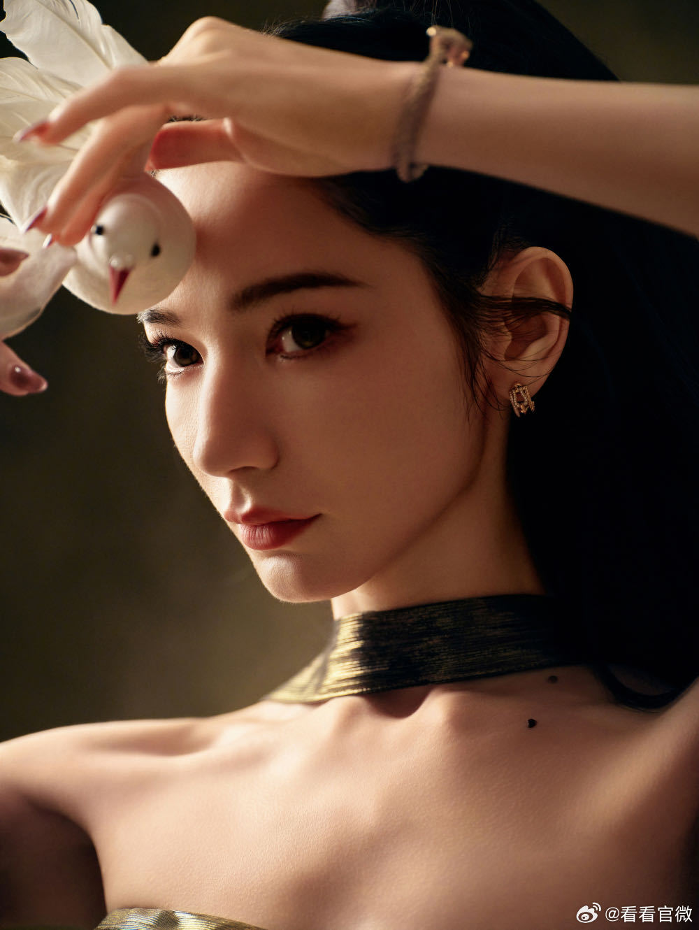 代斯昨天公主今天女王 该说不说代斯昨天公主今天女王，不同的风格呈现出来两种的美丽