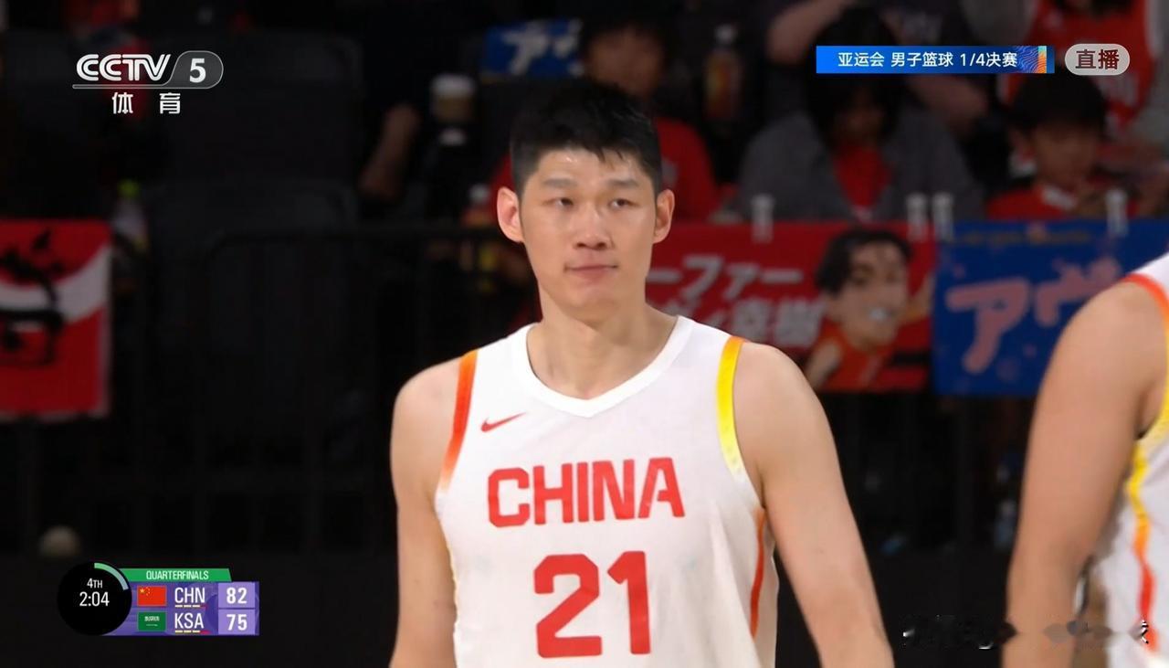 中国男篮核心胡金秋不愧是球队的定海神针！今天中国男篮在亚运会男篮1/4决赛中以8