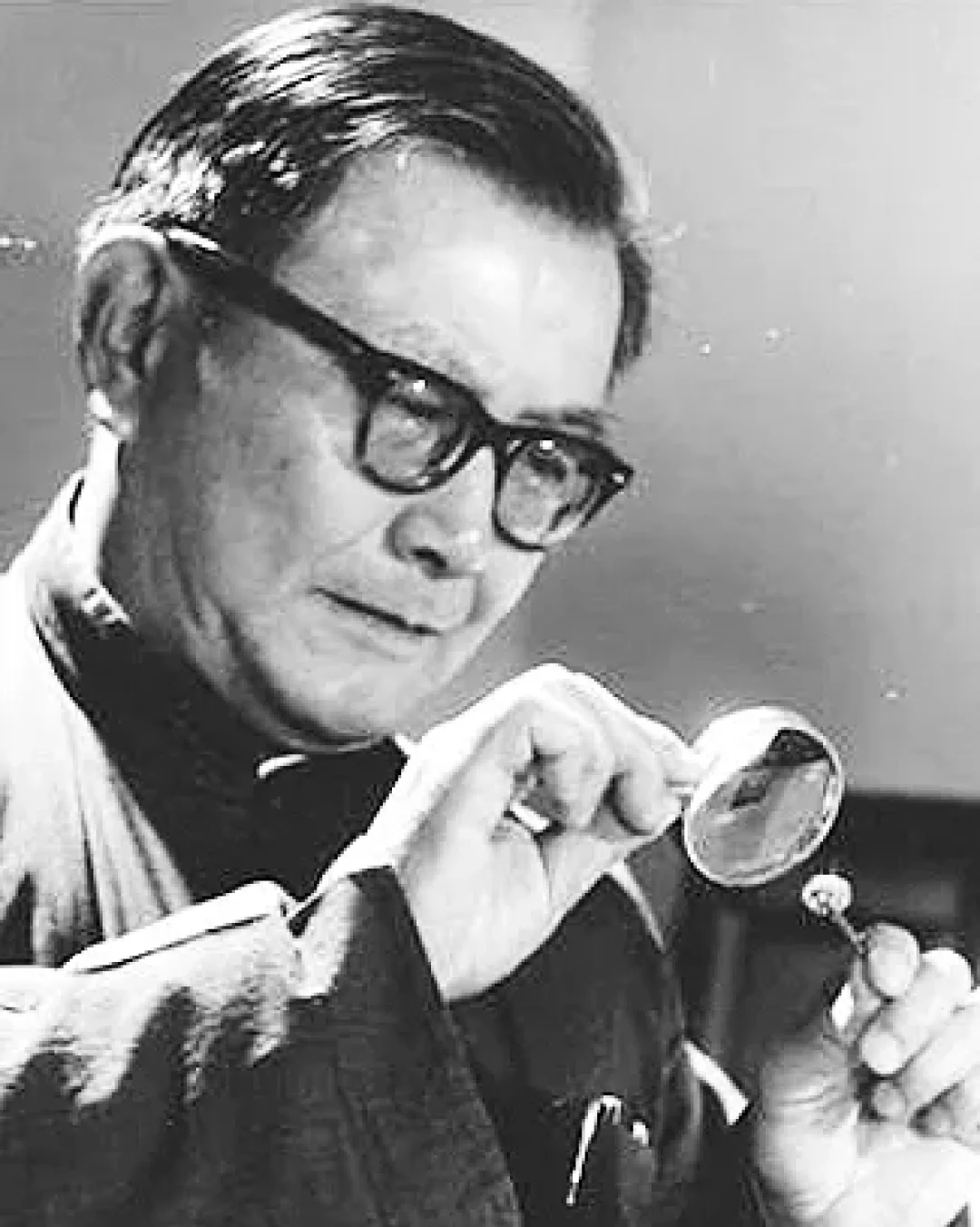 毫不夸张地说，没有他，中国的原子弹是无法爆炸。 如果要研制原子弹，需要...