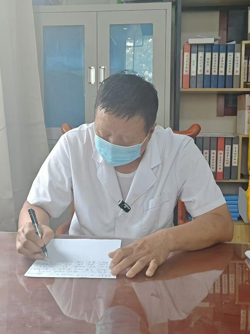 说了不下1000遍了，孩子积食脾虚，家长要狠下心，不然神仙来了也没用！...