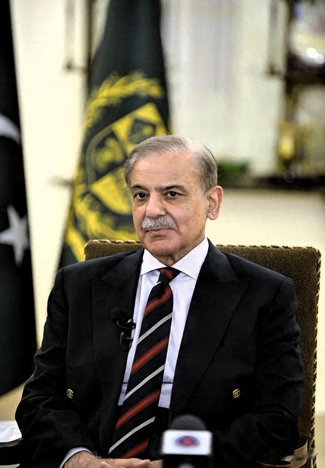 凌晨看到巴基斯坦官宣的消息，真的是惊出一身冷汗。

美伊两边居然在今天8点正式停