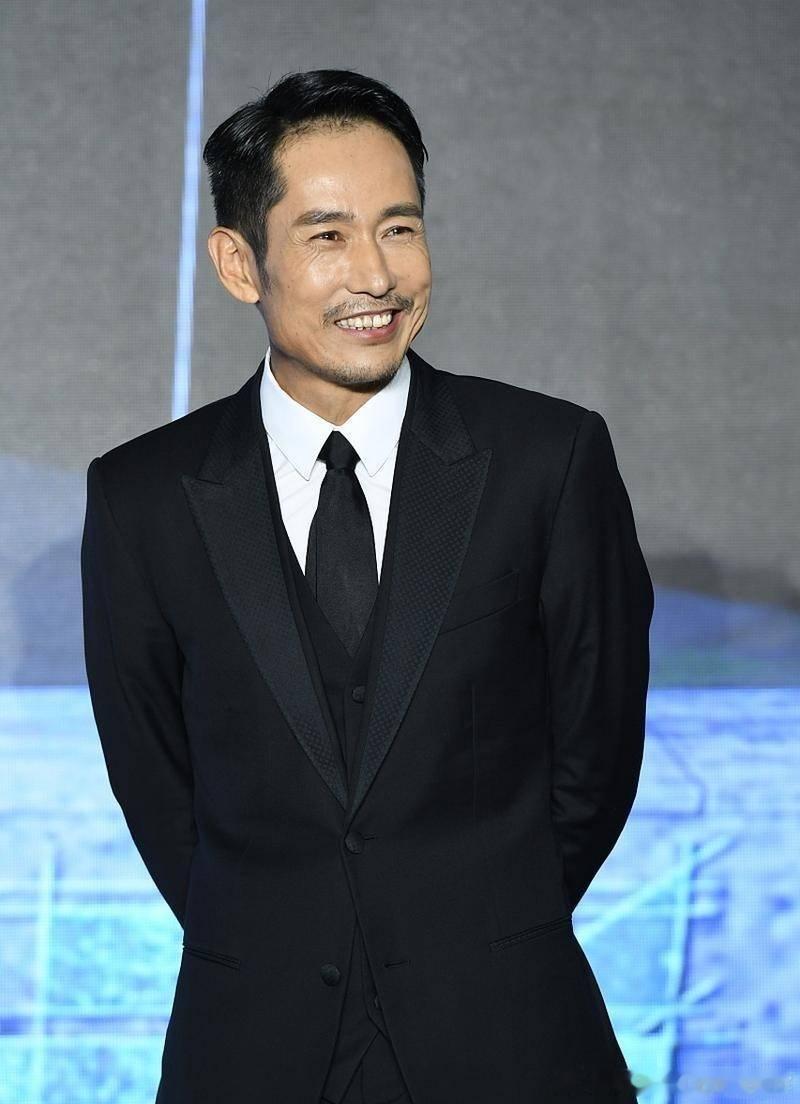 你觉得成泰燊适合饰演哪位足球教练？ 