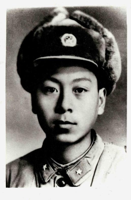 1962年11月18日，喀喇昆仑山下我军边防一个连掉进印军埋伏圈，被两处暗堡堵在