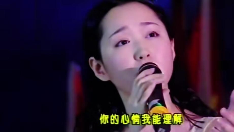 杨钰莹年轻时的美，不只是甜，更是一种干净

印象中，杨钰莹给人的感觉，长相美美的