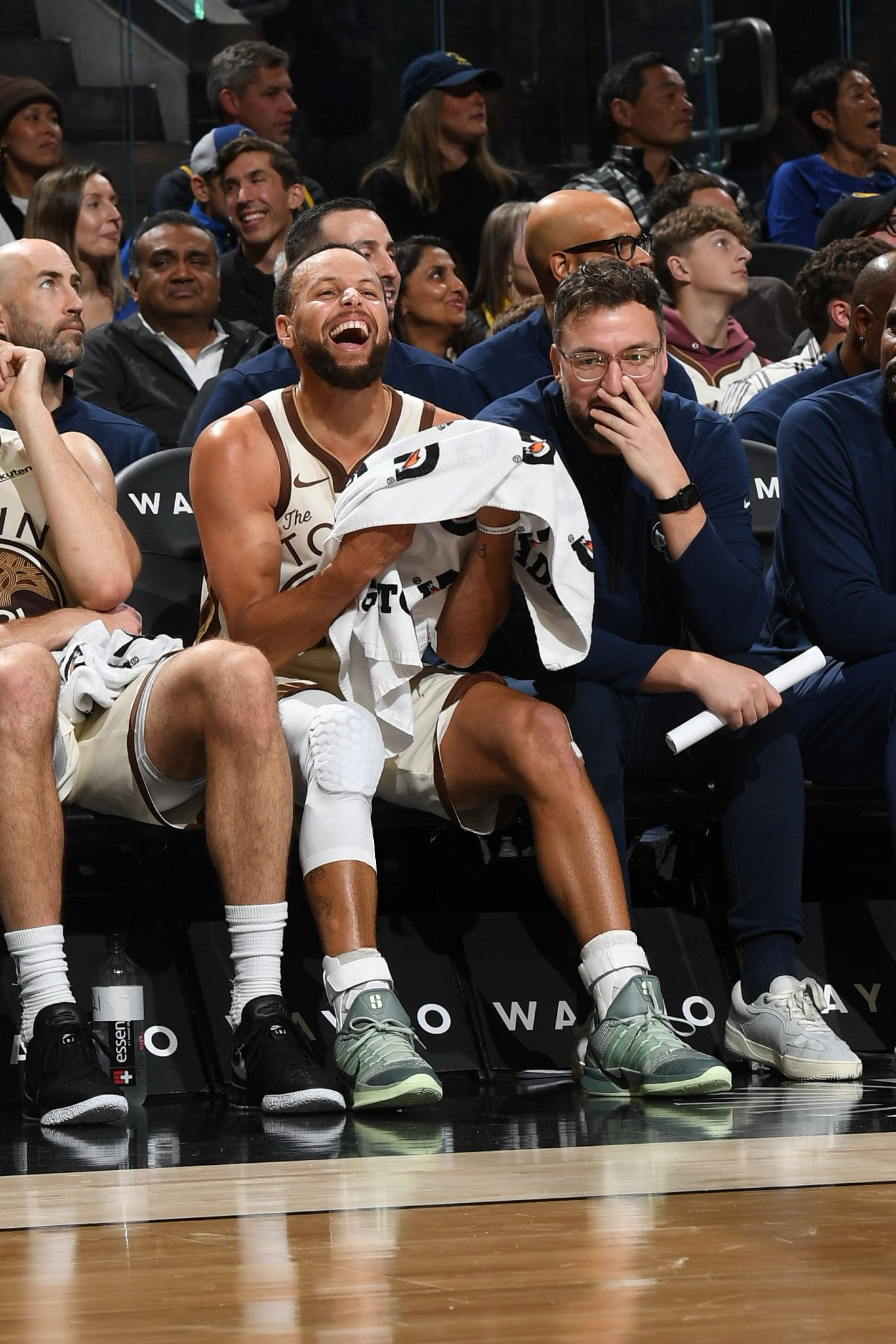 库里-我的评分： 赢球美滋滋