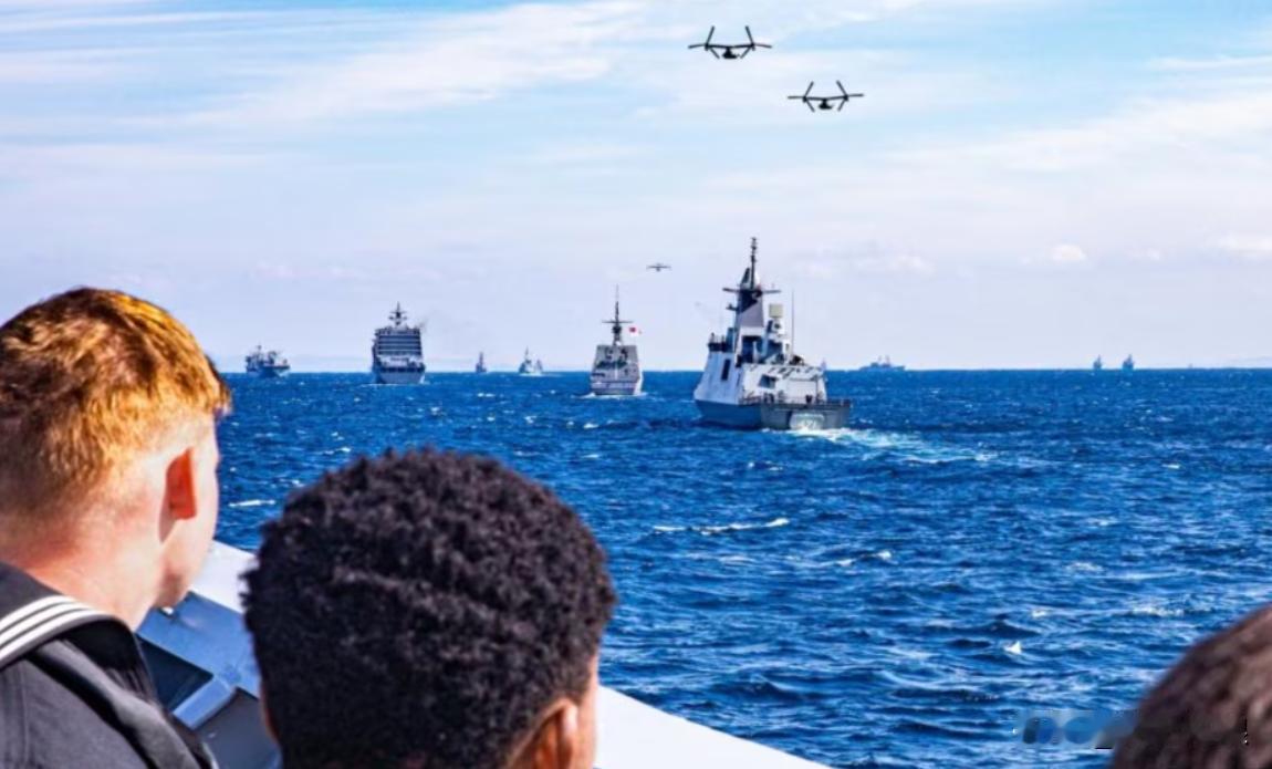 安徽省一个偏远的小村庄，炊烟袅袅，夕阳西下，宛如一幅宁静的田园画卷。然而，在这看