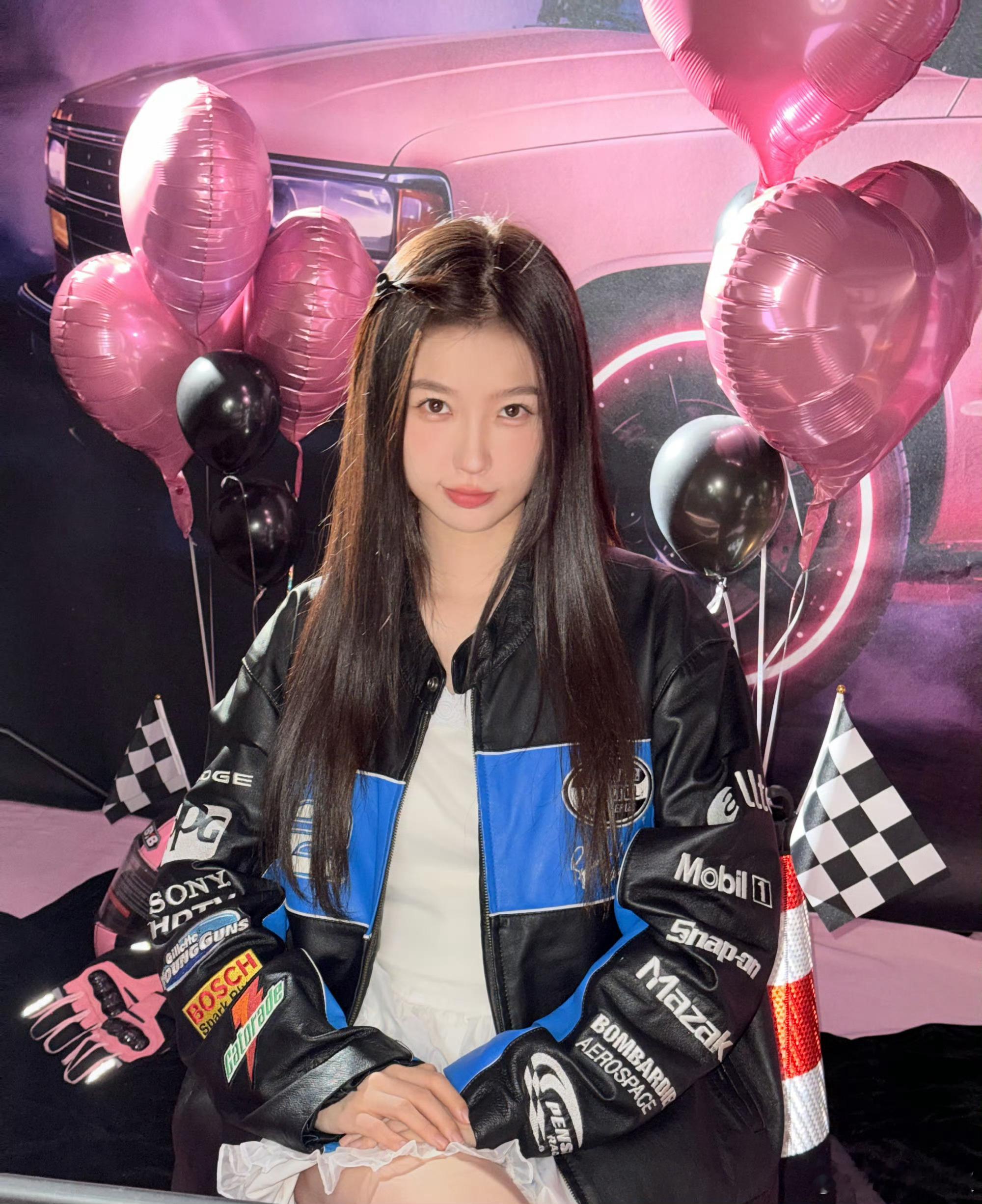 🐟虞书欣灿如繁星 🐟虞书欣林晚星 “有人千方百计想要压垮你，但总有人用青春来