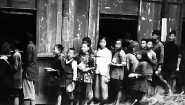 “灾荒”三年，亲历者口述1959 - 1961年这三年间，农村集体生活中，人们究