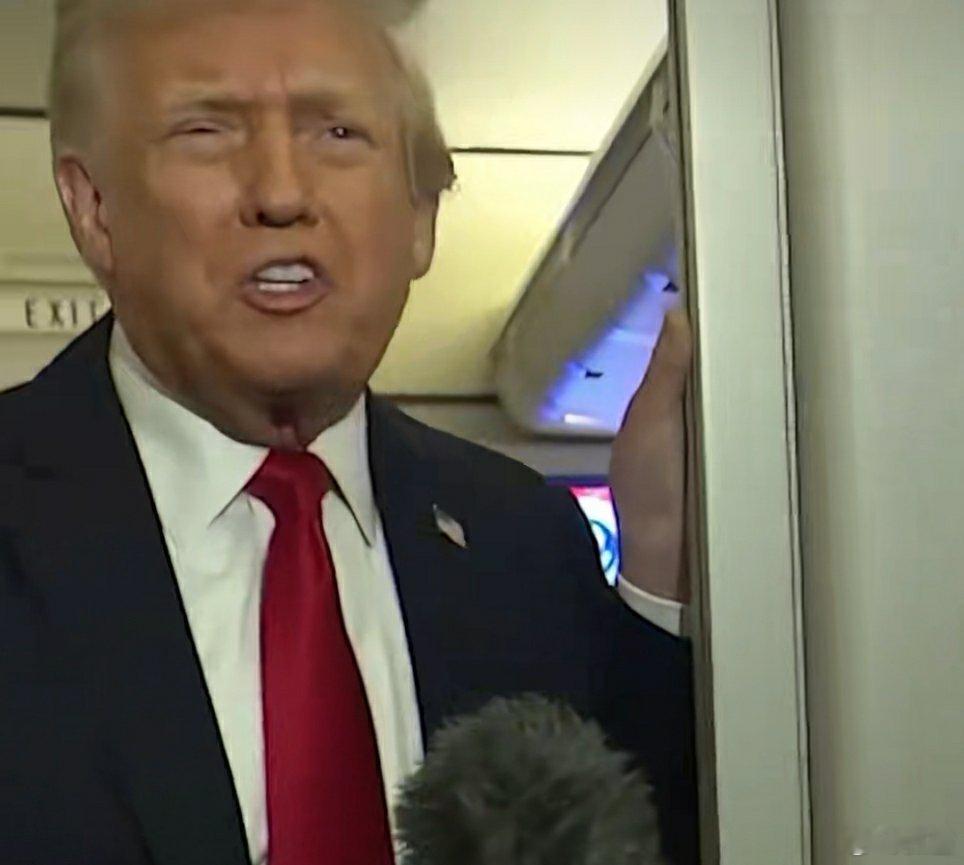 【特朗普称俄罗斯停止战斗就已经让步了 】11月25日，记者问特朗普，俄罗斯需要怎