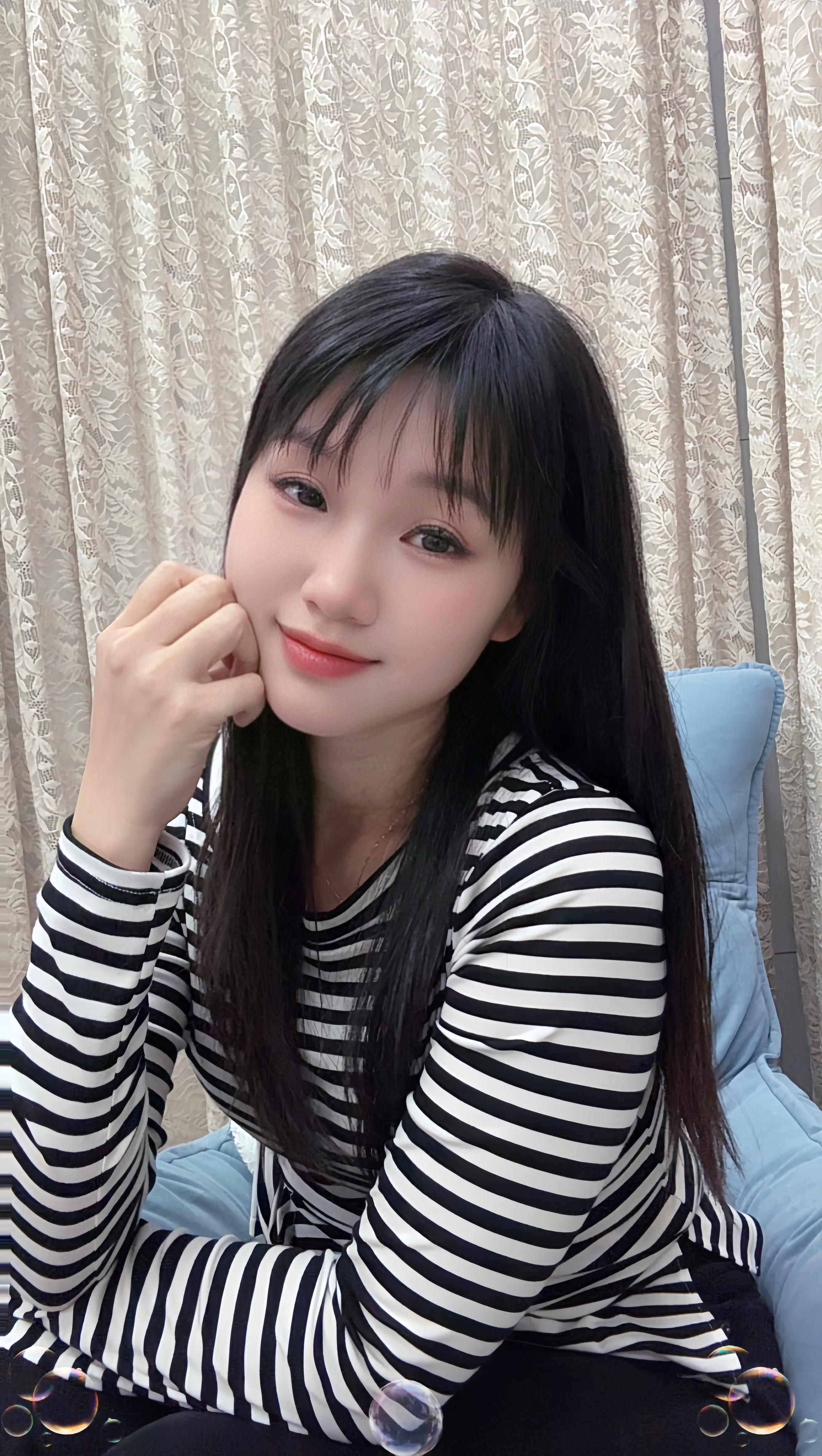 安安静静的生活就好，          企图多了你会感觉人间不值得