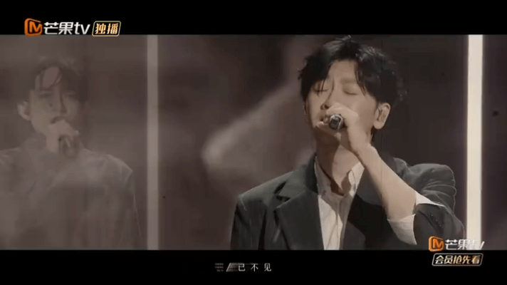 苏有朋苏有朋林宥嘉合唱记念声生不息 苏有朋林宥嘉合唱《记念》太会唱了！老电影画面