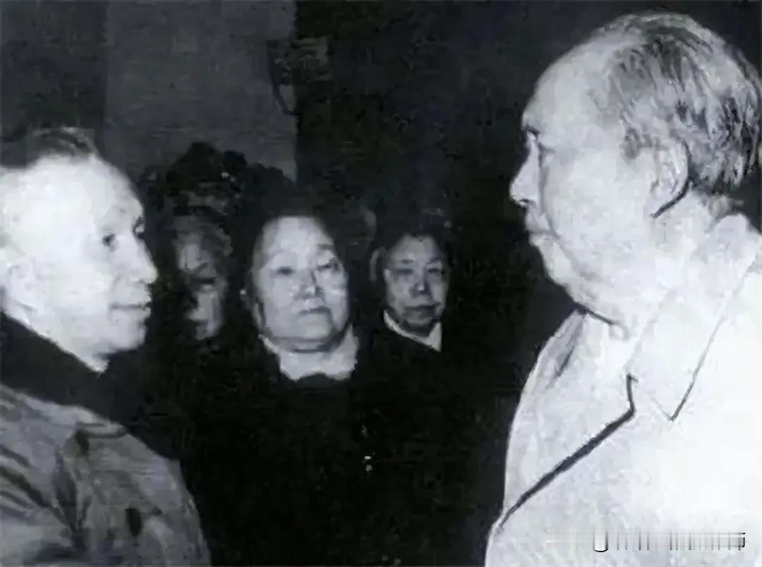 为什么只有粟裕理解教员的军事思想最完整，实践最出彩？
粟裕的一些和教员相近相连的