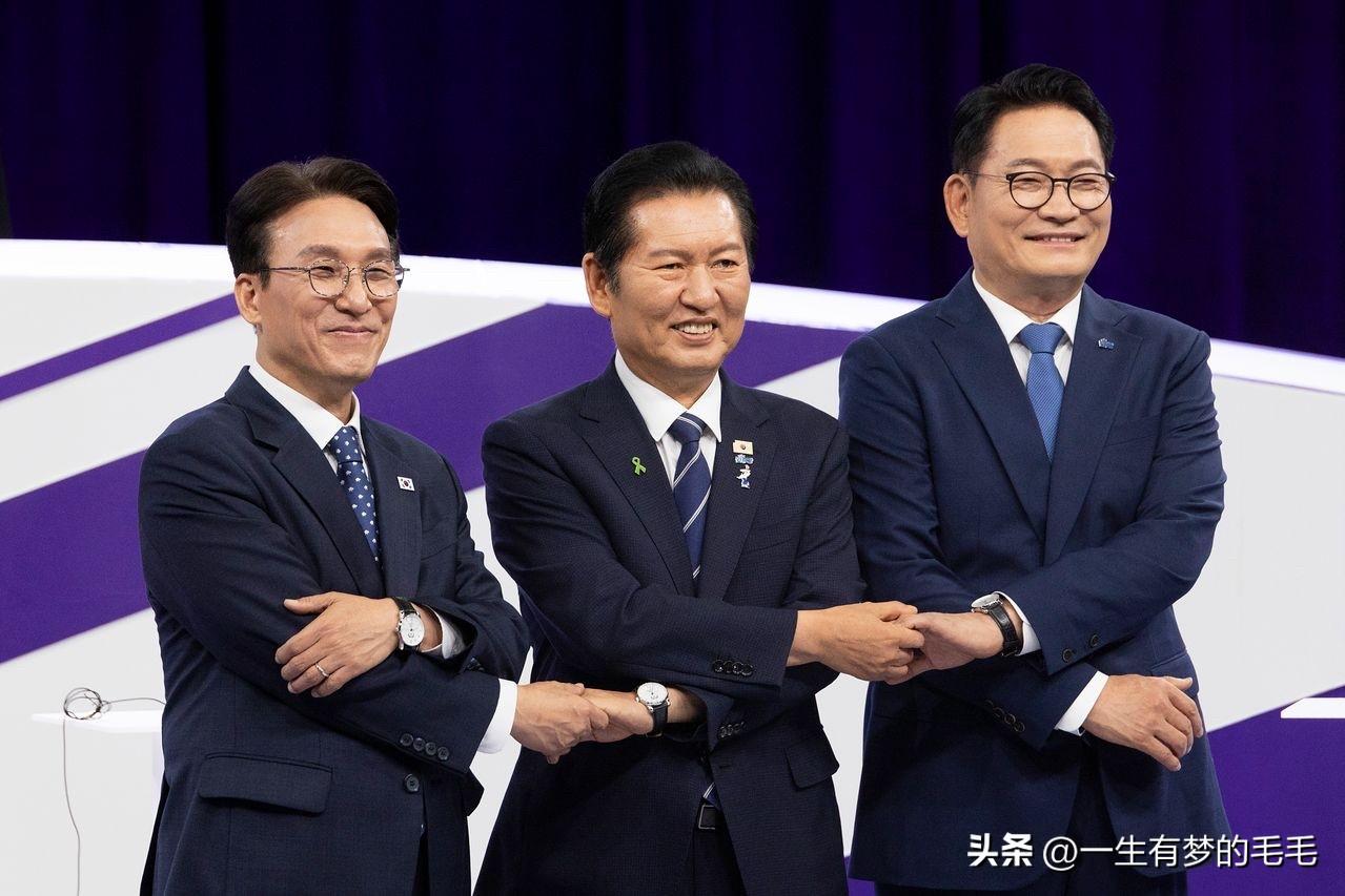 7月30日，韩国共同民主党党首竞选最新民调曝光，党内三足对决局势彻底分化，出现极
