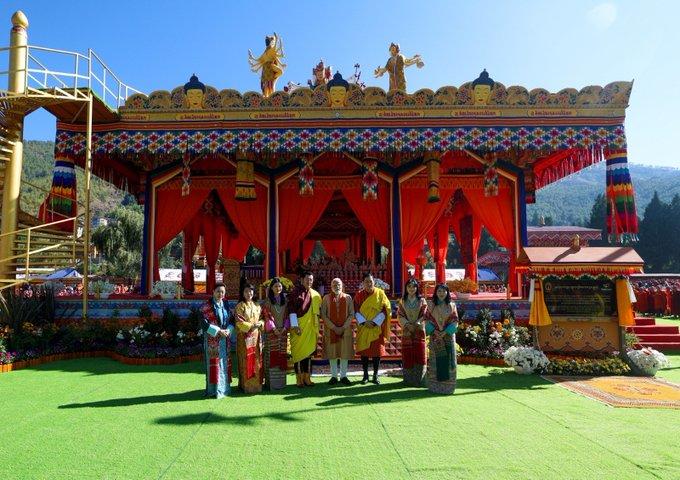 莫迪：我有幸与不丹国王吉格梅·凯萨尔·纳姆耶尔·旺楚克陛下和第四世国王陛下共同主