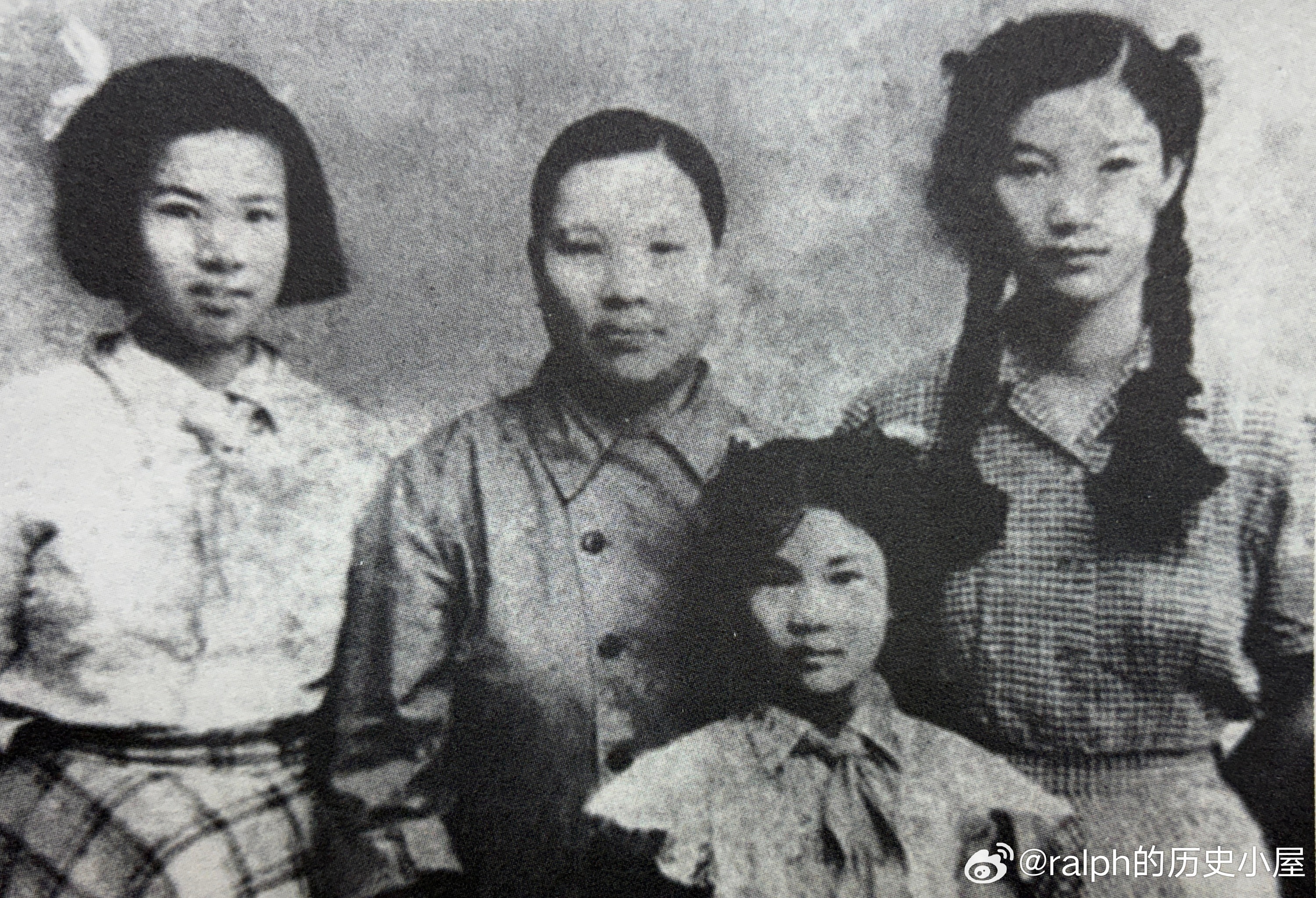 50年代初邵华（1938.10.30-2008.6.24）与母亲张文秋（1903