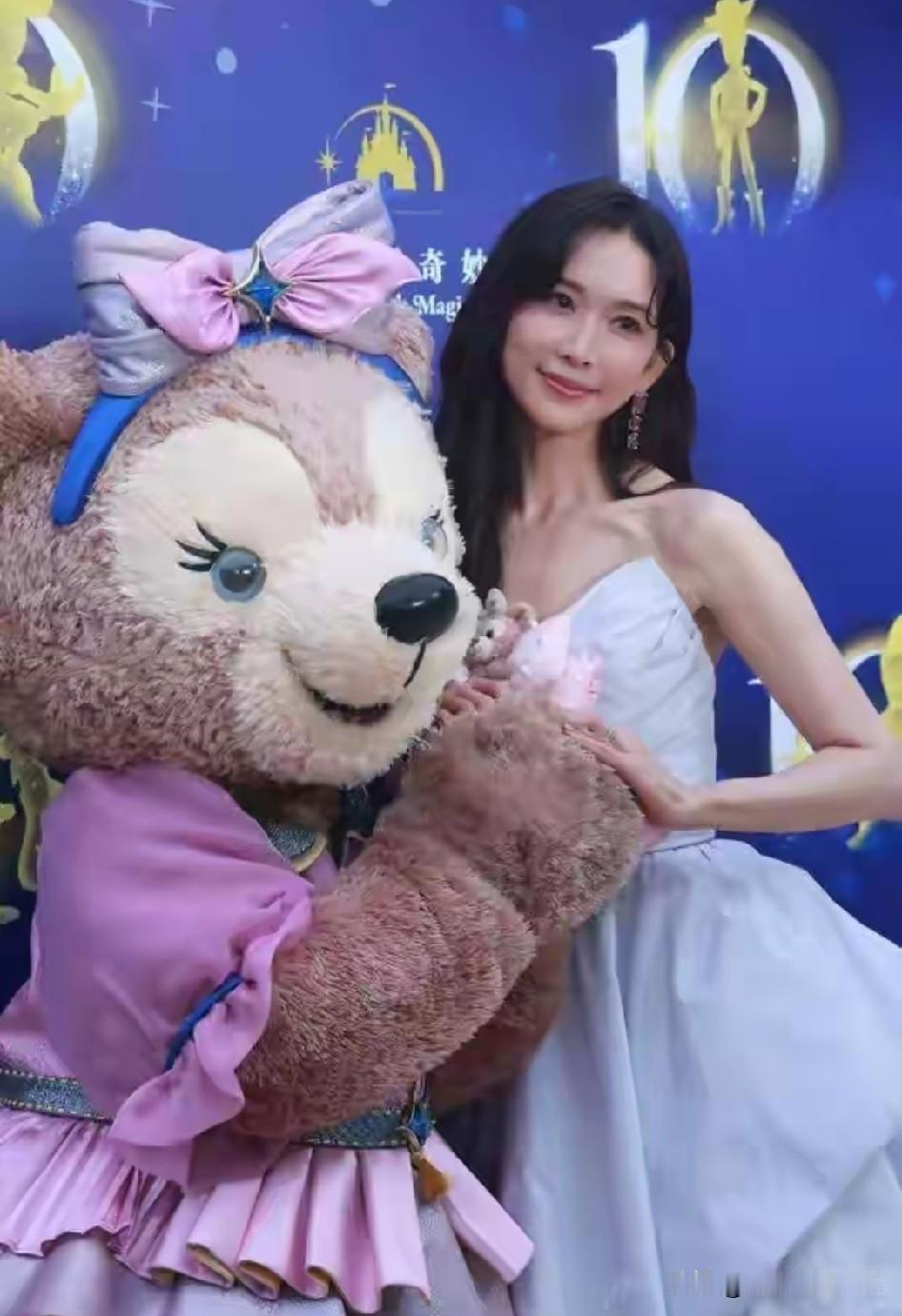 像林志玲这样的劣迹艺人，为什么还能出席大陆的活动呢?虽然中华母亲胸怀足够宽广，但