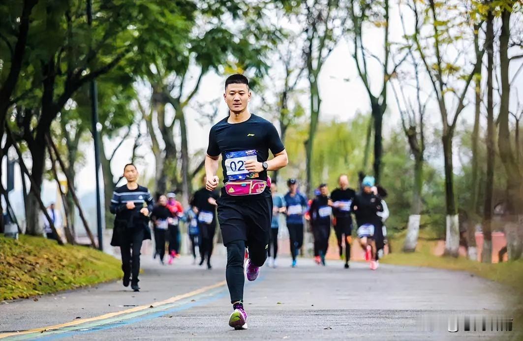 从“搞钱”到“求福”，2026国人幸福观彻底变了
 
曾几何时，“搞钱”是全民口