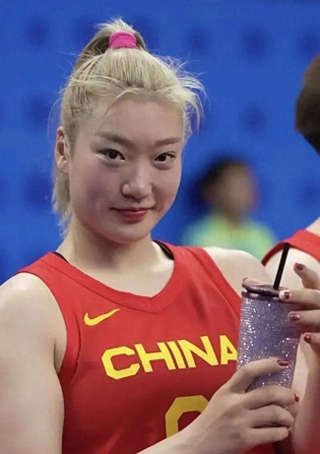 世界杯中国女篮深陷死亡之组，两大主力伤停，李梦落选绝非偶然
