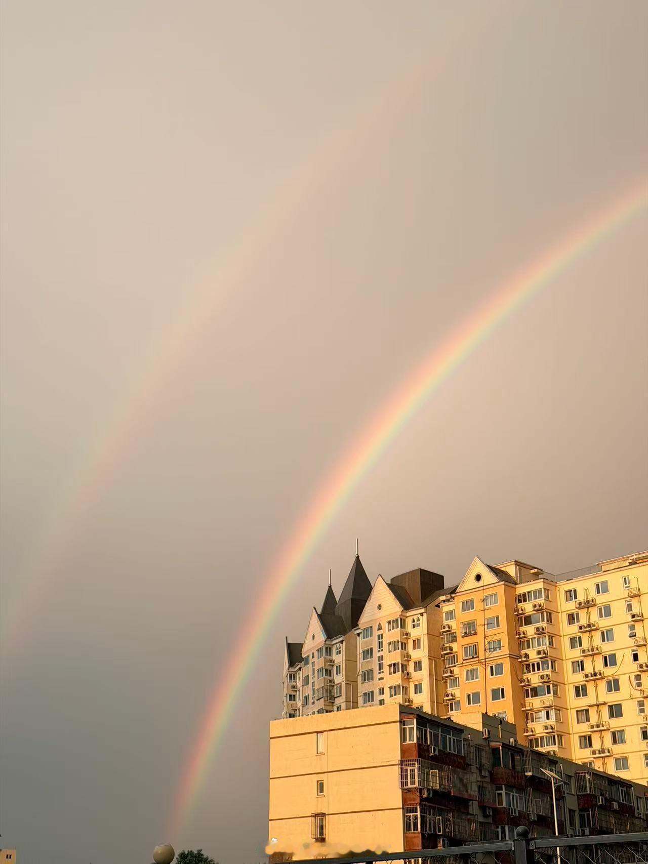北京大雨雨后的彩虹🌈 