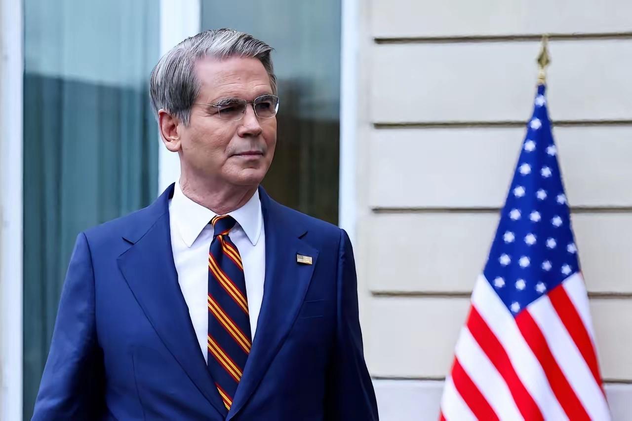 特朗普访华之前，美政府疯狂“造牌”，贝森特：已明确警告中国

这事儿真是让人看着