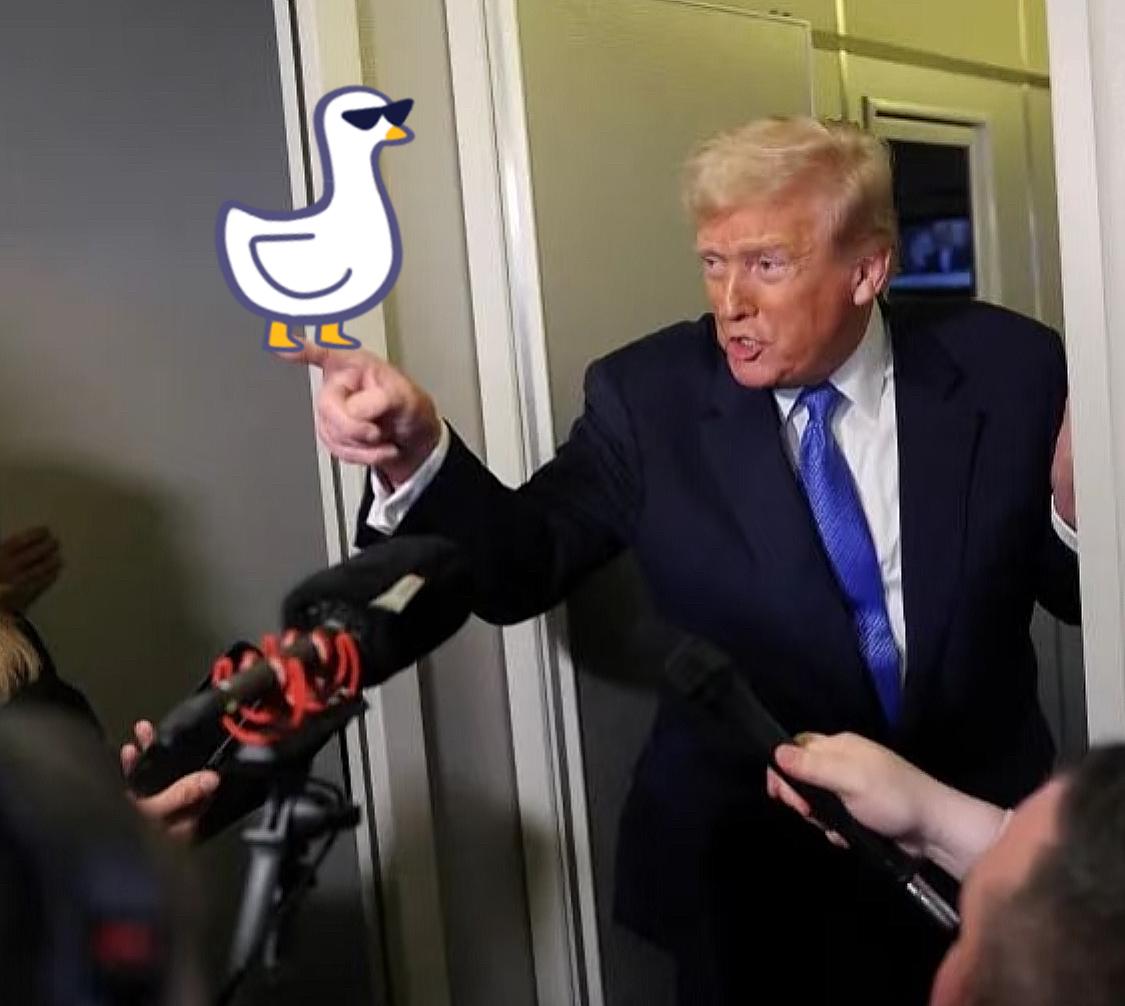 中国这边刚撂下狠话——谁敢往台湾运武器，直接扣人扣船，美国那边立马就开始演上了。